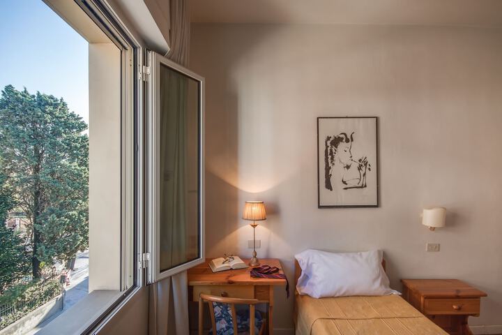 Room 12 of 42