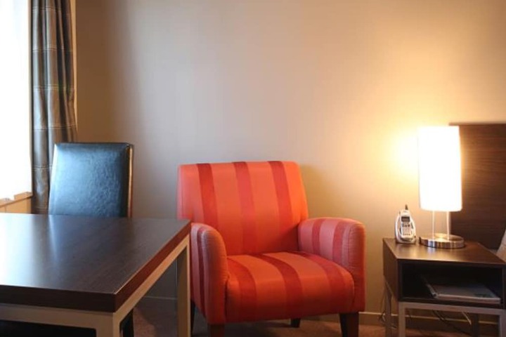 Room 5 of 16