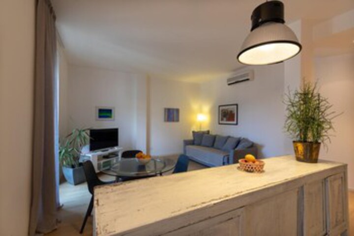 Room 8 of 17