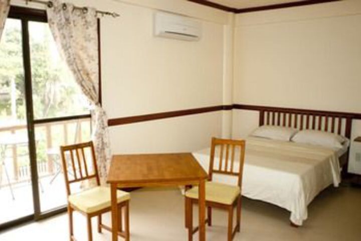 Room 12 of 25