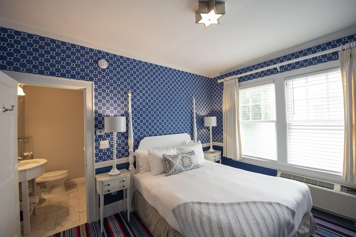 Room 46 of 108