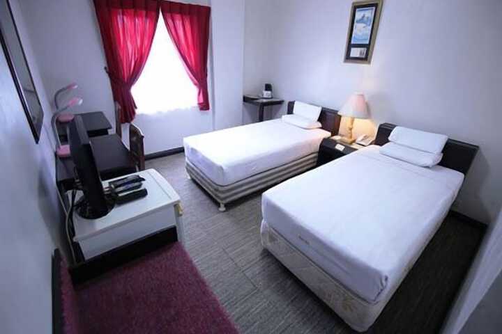 Room 12 of 29