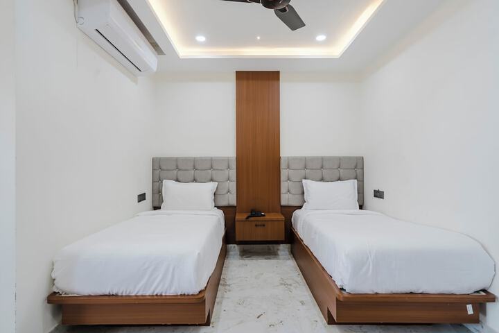 Room 14 of 32