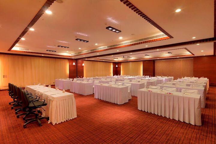 Ballroom/Hall 62 of 90