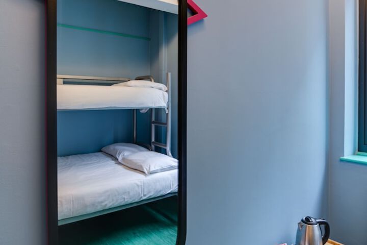 Room 12 of 46