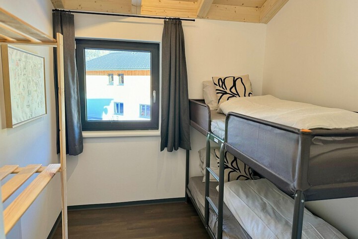 Room 4 of 34