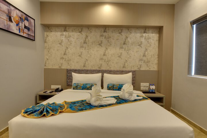 Room 9 of 27