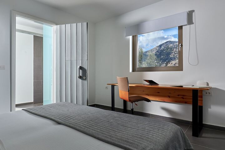 Room 12 of 44