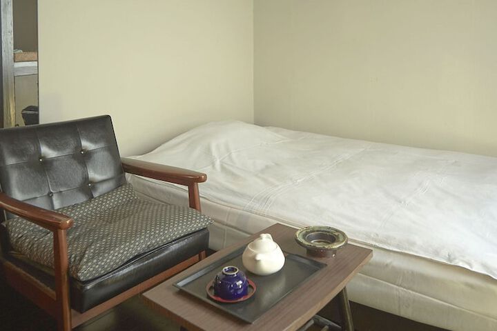 Room 12 of 39