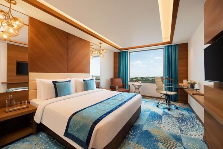 Room 9 of 20