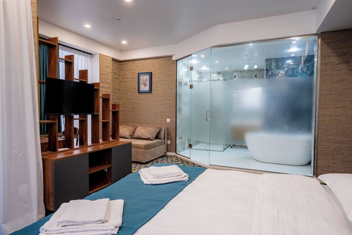 Room 6 of 23