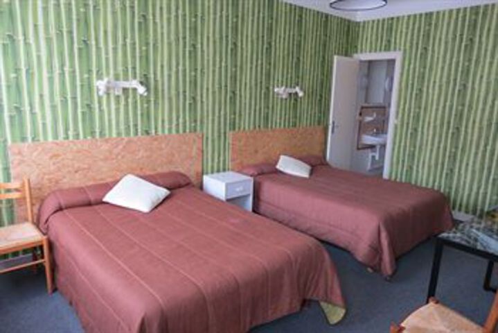 Room 14 of 33