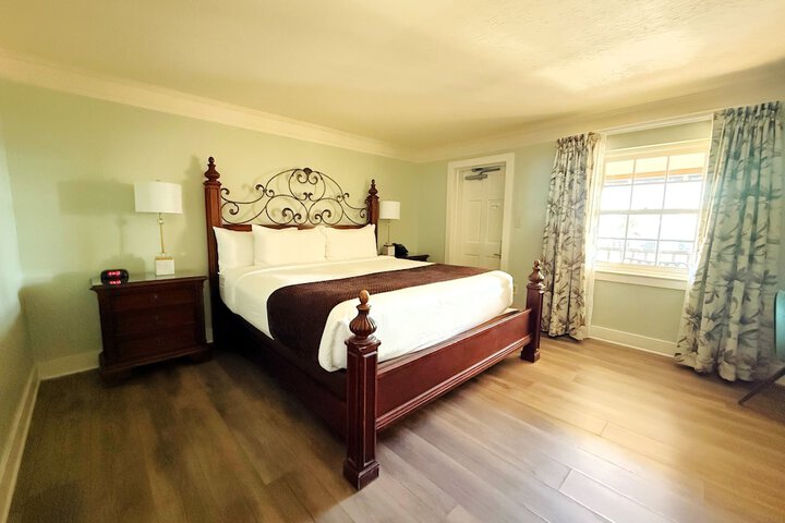 Room 14 of 61