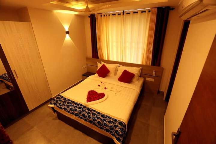 Room 30 of 53