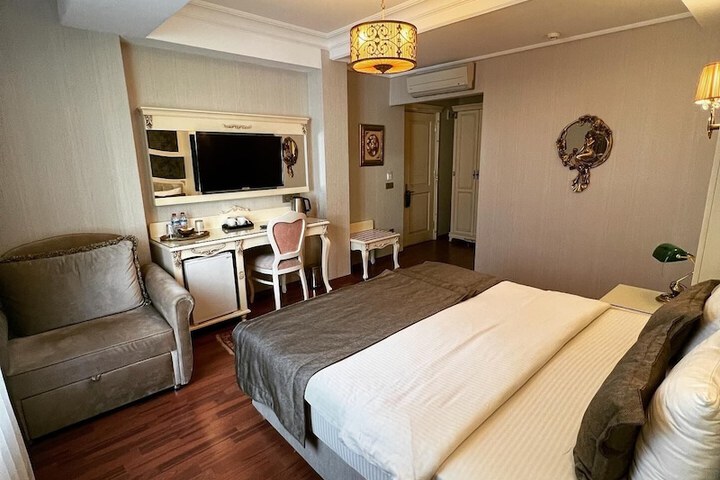 Room 22 of 53