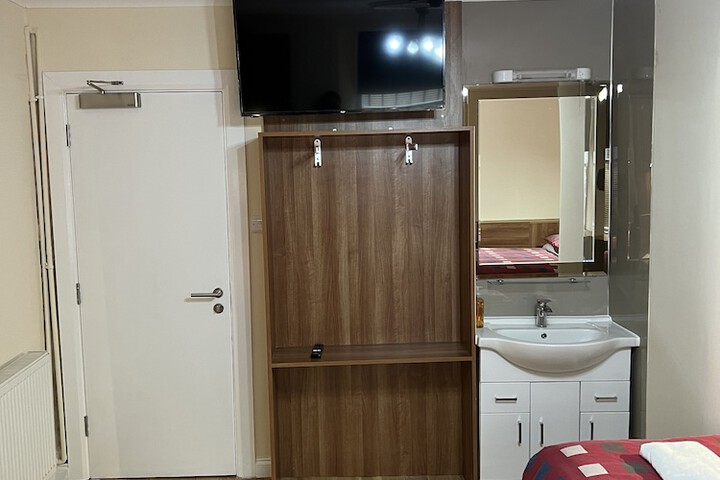 Room 49 of 80
