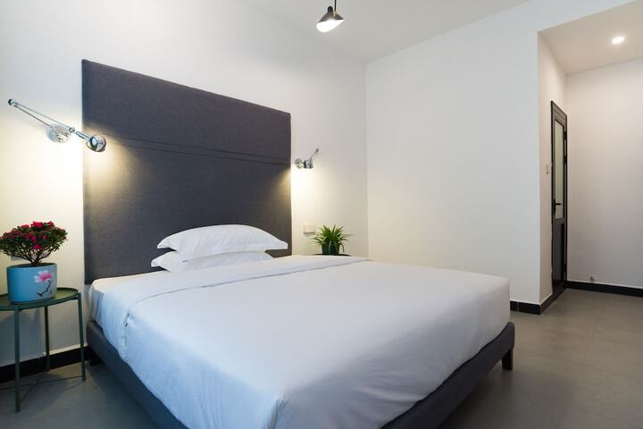 Room 27 of 41