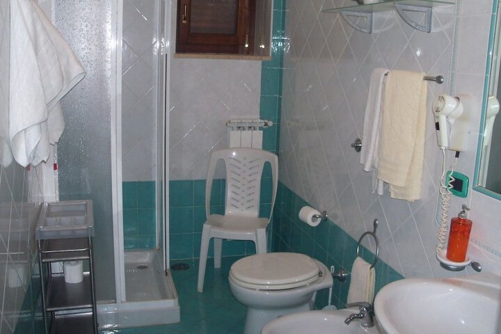 Room 6 of 22
