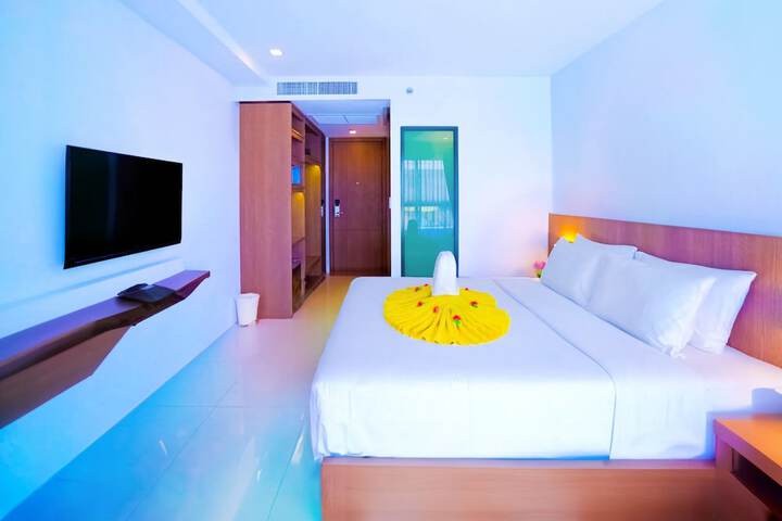 Room 30 of 100