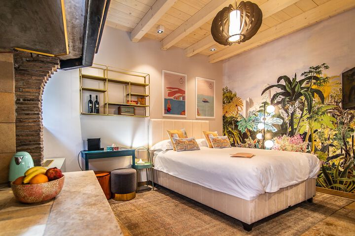 Room 42 of 192