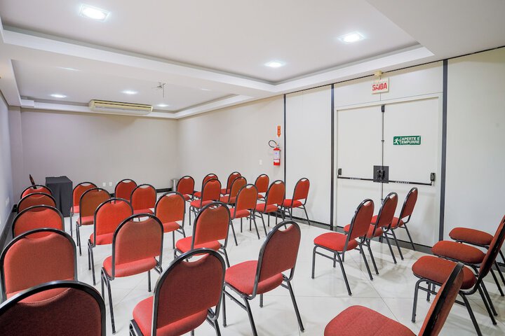 Ballroom/Hall 85 of 91
