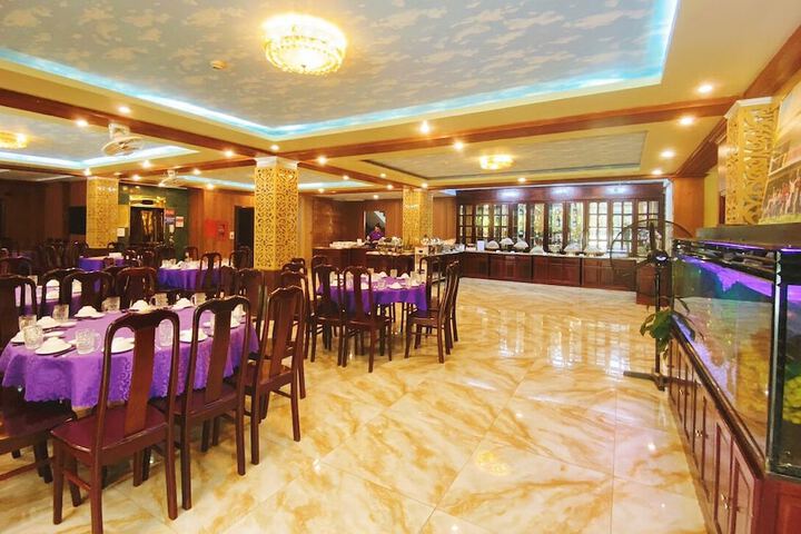 Dining Photos