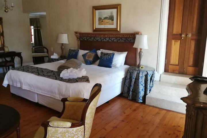 Room 27 of 133