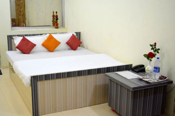 Goroomgo Dhingra Residency Jabalpur