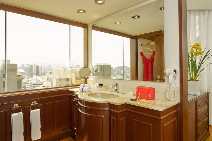 Room amenity