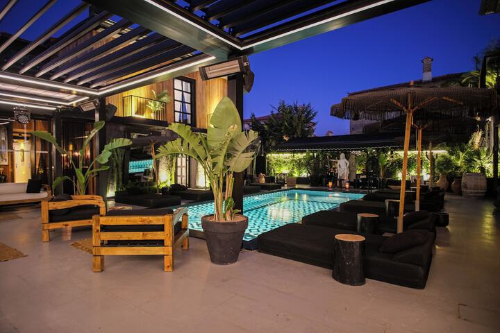 Pool 56 of 104