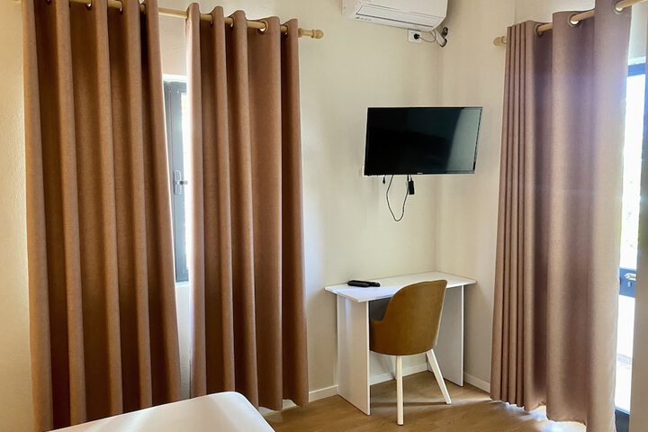 Room 4 of 55