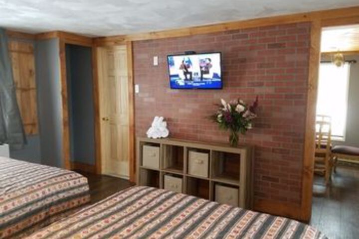Room 12 of 18