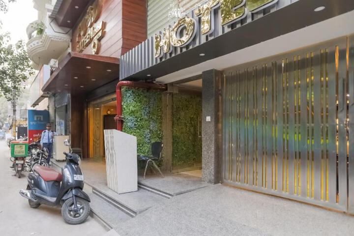 OYO Townhouse 670 Hotel 16