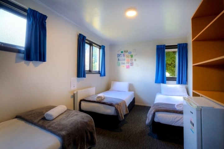 Room 15 of 48