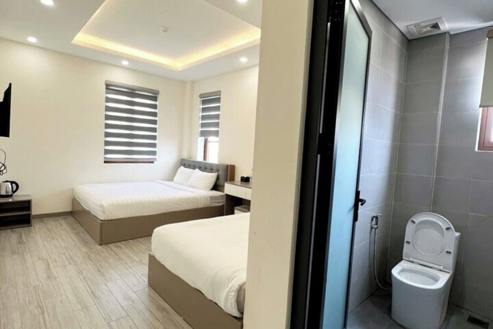 Room 16 of 38