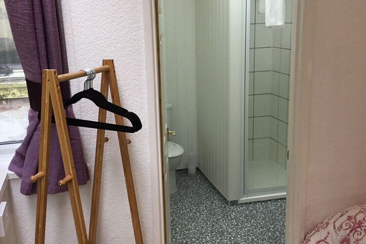 Room 25 of 131