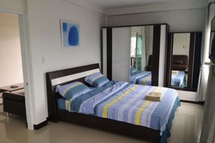 Room 13 of 37