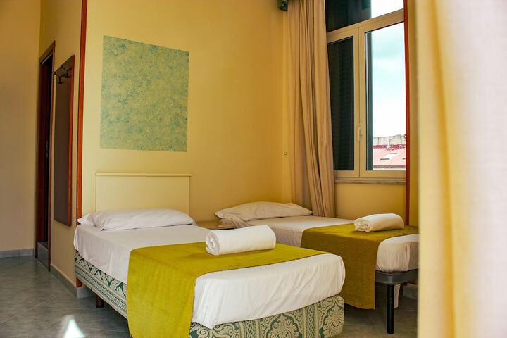 Room 21 of 79