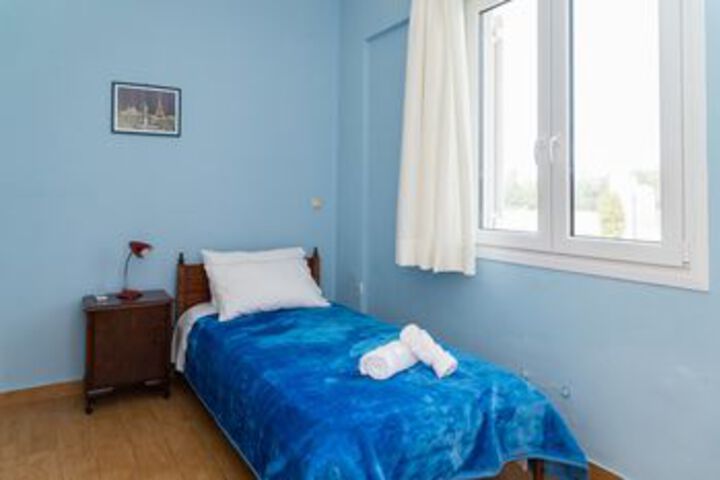 Room 15 of 42