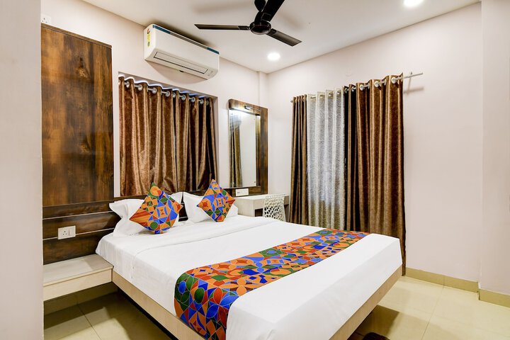 Room 10 of 27
