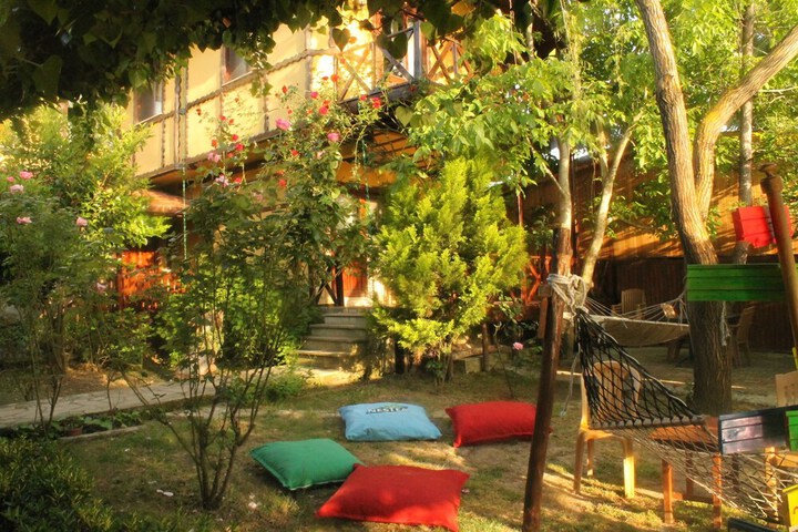 Hotel 84 of 90