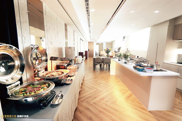 Dining 49 of 77