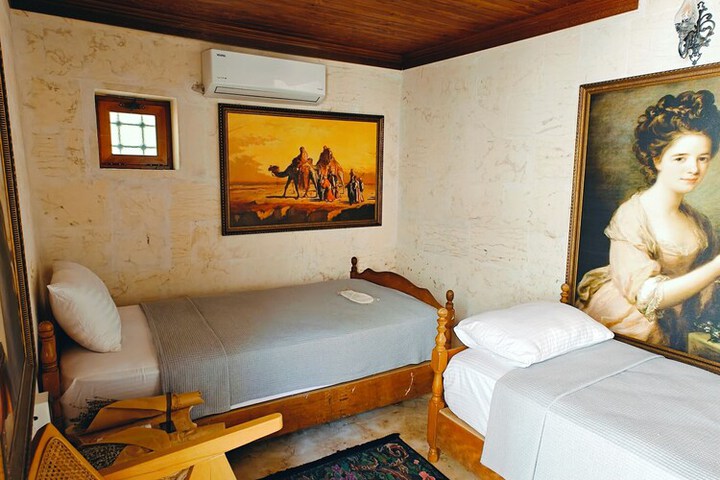 Room 15 of 88