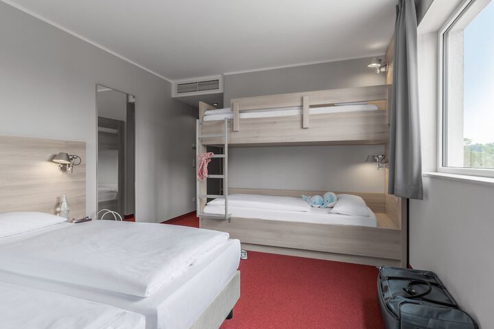 Room 4 of 41