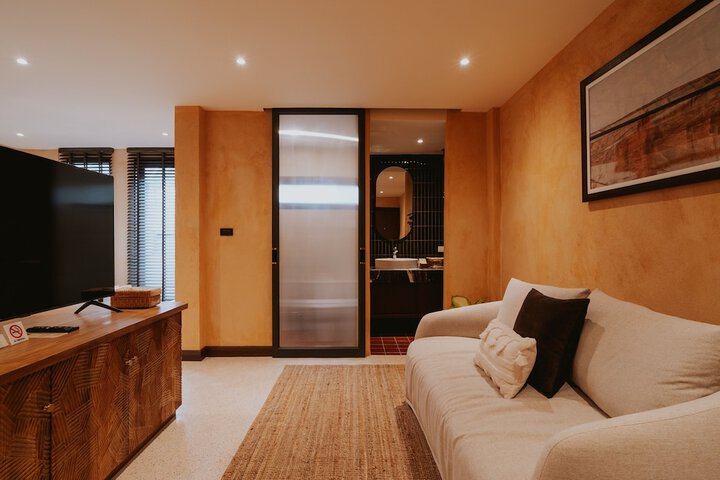 Room 44 of 68
