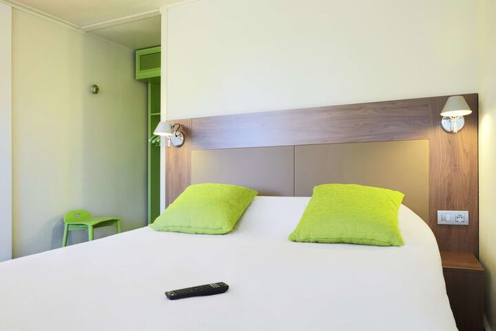 Room 8 of 30