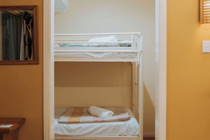 Room 105 of 442
