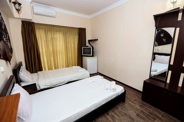 Room 38 of 107