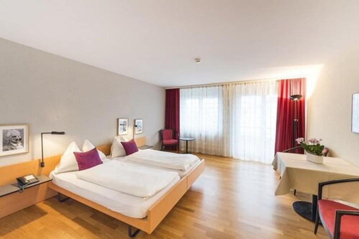 Room 3 of 23