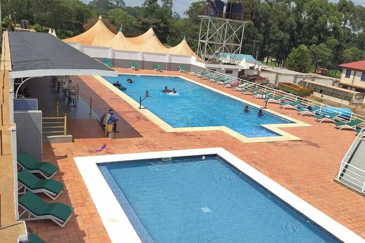 Pool 10 of 24